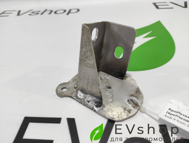 кронштейн (крепление) Audi e-tron 1 поколение 2019, электро, 4KE.805.162.A, 4KE806392 - фото №1