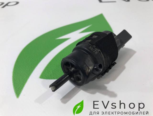 насос (моторчик) омывателя стекла Audi e-tron 1 поколение 2019, электро, 8K5955647 - фото №1