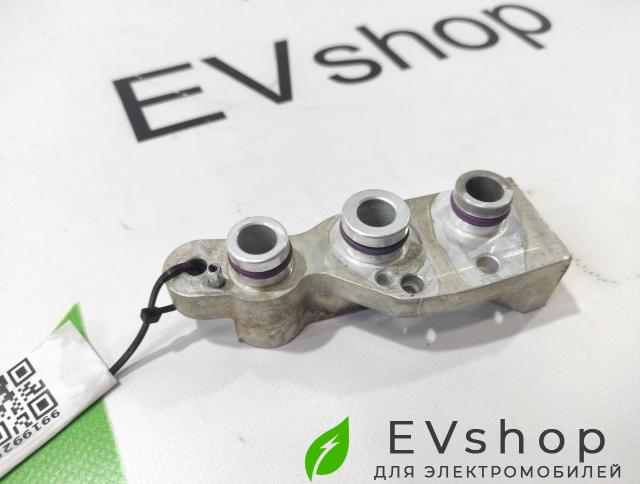 Коллектор (распределитель) кондиционера Audi e-tron 1 поколение 2019, электро, 4KE820339F - фото №1