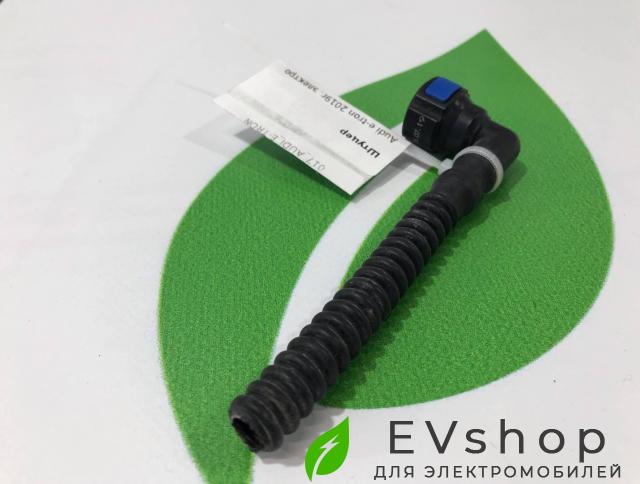 Штуцер Audi e-tron 1 поколение 2019, электро, 8RO955681, 8R0955681 - фото №1