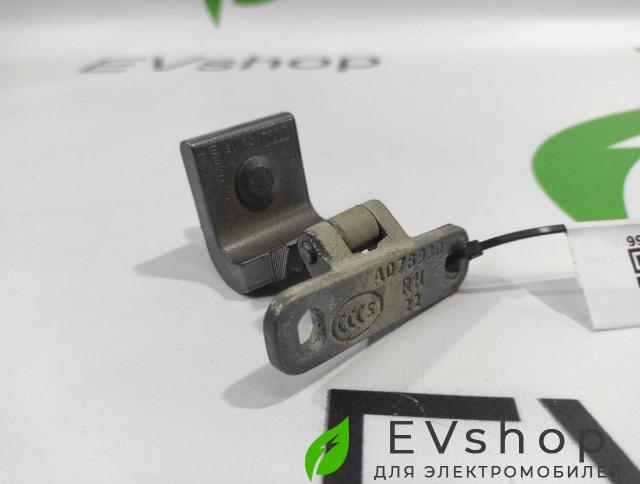 петля крышки багажника Audi e-tron 1 поколение 2019, электро, 8U0827300E - фото №1