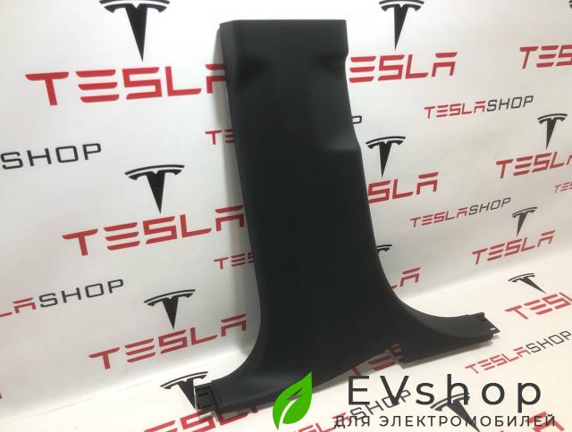 Накладка стойки B, внутренняя Rivian R1T 1 поколение 2022, PT00001363 - фото №1