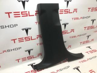 Накладка стойки B, внутренняя Rivian R1T 1 поколение 2022, PT00001363