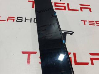 молдинг двери передней правой Rivian R1T 1 поколение 2022, PT00012118, PT00000337