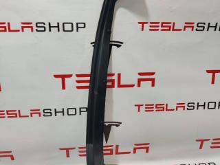 уплотнитель двери Rivian R1T 1 поколение 2022, PT00002360