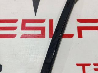 молдинг двери передней правой Rivian R1T 1 поколение 2022, BD-371-G