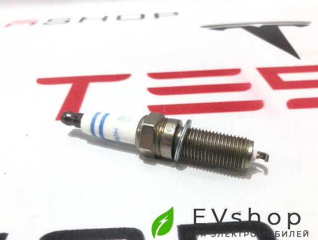 свеча Voyah Free 1 поколение 2023, 370701001 - фото №1