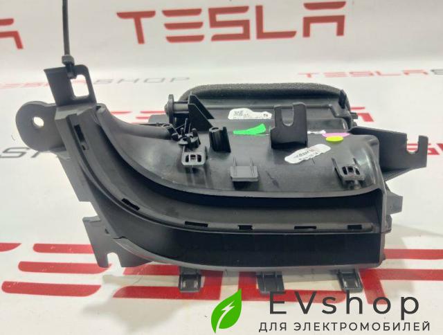 Воздуховод центральной панели (пассажирский) Rivian R1T 1 поколение 2022, PT00014146, 2652279B-6A - фото №1