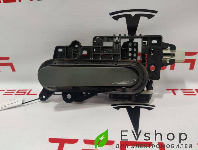 ручка наружная Rivian R1T 1 поколение 2022, PT00002453-K-011, 00065EC4 - фото №1