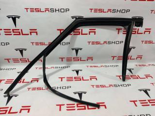 Уплотнитель стекла Rivian R1T 1 поколение 2022, PT00002209