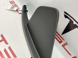 Накладка боковая торпеды Rivian R1T 1 поколение 2022, PT00000816