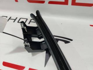 направляющая стеклоподъемника переднего Rivian R1T 1 поколение 2022, PT00042024, PT00042016, PT00015526