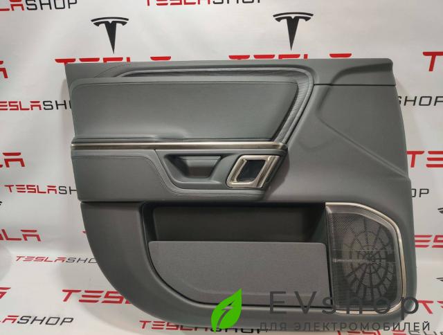 обшивка двери передняя левая Rivian R1T 1 поколение 2022, PT00002501, 35589693, PT00001094 - фото №1