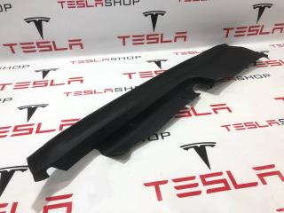 Подкапотный пластик бокса Rivian R1T 1 поколение 2022, PT00015370-B, PT00000302-E