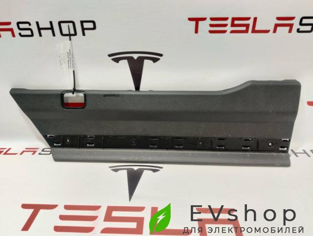 накладка двери внутренняя задняя левая Rivian R1T 1 поколение 2022, PT00016005-F, PT00015995-G - фото №1