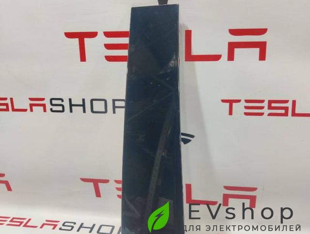 накладка двери (крышки) багажника Rivian R1T 1 поколение 2022, PT00012116, PT0000033O - фото №1