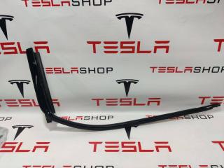 молдинг двери задней правой Rivian R1T 1 поколение 2022, PT00002203, PT00041939, PT00042001