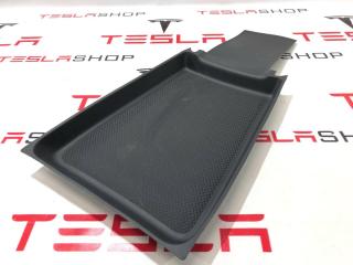 Коврик резиновый центральной консоли Rivian R1T 1 поколение 2022, PT00000898