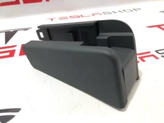 Заглушка салазки сиденья Rivian R1T 1 поколение 2022, 88285-SRT000, PT00003285