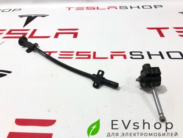 радар / датчик активного круиз контроля Rivian R1T 1 поколение 2022, PT00002001 - фото №1