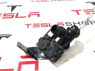 Клапан 3-х ходовой системы охлаждения Rivian R1T 1 поколение 2022, PT00015978