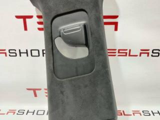 Накладка стойки B, внутренняя Rivian R1T 1 поколение 2022, PTY0104562, PTY0104563, PT00001370