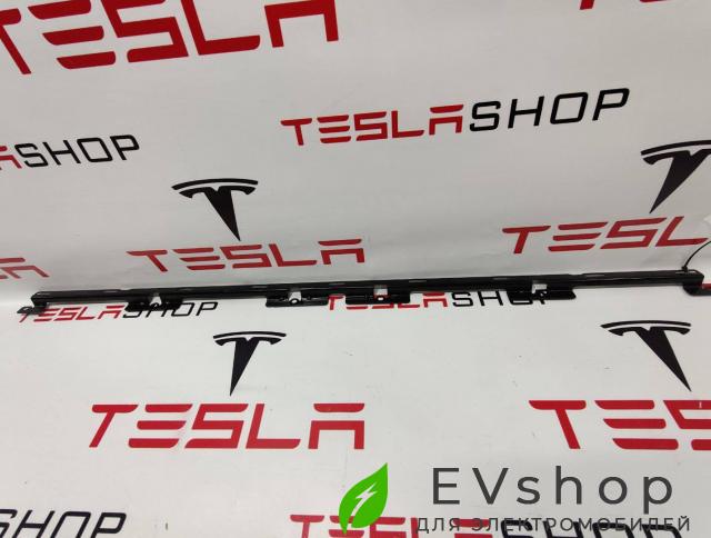 Кронштейн крепления порога Rivian R1T 1 поколение 2022, 00054347B - фото №1