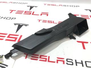 Воздуховод заднего ряда Rivian R1T 1 поколение 2022, PT00011945-E