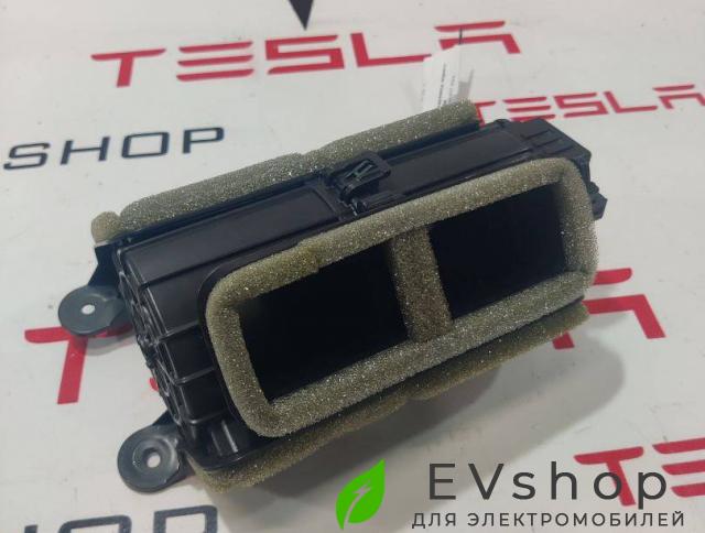 Воздуховод заднего ряда Rivian R1T 1 поколение 2022, PT00011944-D, PT00001839 - фото №1