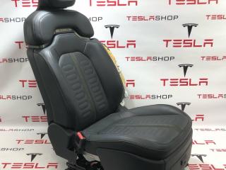 сиденье переднее Rivian R1T 1 поколение 2022, C200030804-H-001