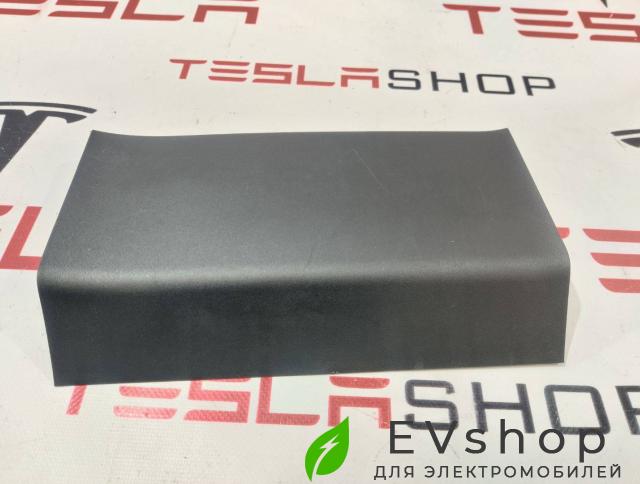 Накладка багажного проема внутренняя Rivian R1T 1 поколение 2022, PT00012128-F - фото №1