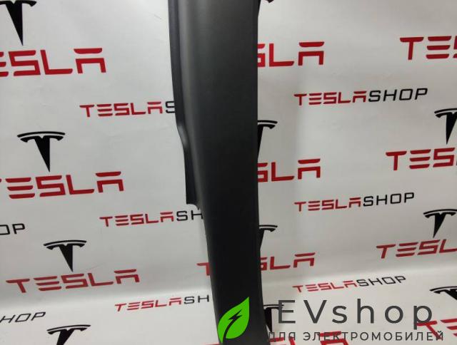 Накладка стойки С Rivian R1T 1 поколение 2022, PT00001380, PTY0104125 - фото №1