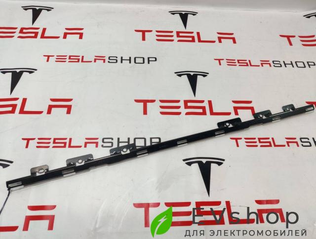 Кронштейн крепления порога Rivian R1T 1 поколение 2022, PT00054345 - фото №1