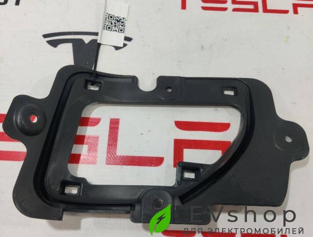 кронштейн (крепление) Rivian R1T 1 поколение 2022, PT0003380-C - фото №1