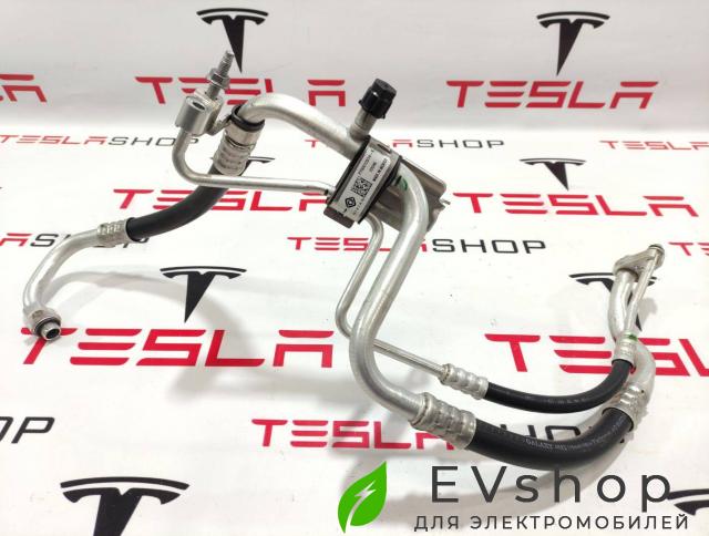 трубка кондиционера Rivian R1T 1 поколение 2022, PT00001689-F, PT00013914-E - фото №1