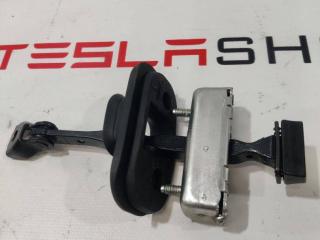 ограничитель открывания двери Rivian R1T 1 поколение 2022