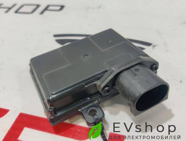 датчик мертвых (слепых) зон Rivian R1T 1 поколение 2022, PT00012245-E - фото №1