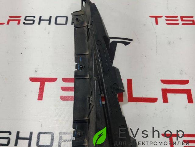 Кронштейн накладки колесной арки Rivian R1T 1 поколение 2022, PT00017897, PT00017891 - фото №1