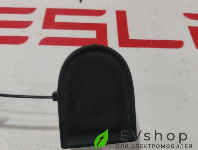 кнопка открытия багажника Rivian R1T 1 поколение 2022, PT00002336-J - фото №1