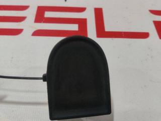 кнопка открытия багажника Rivian R1T 1 поколение 2022, PT00002336-J