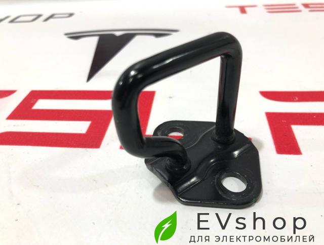 Петля замка крышки багажника Rivian R1T 1 поколение 2022, PT00002963 - фото №1