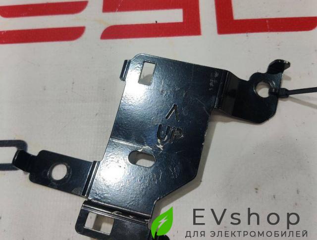 крепление проводки Rivian R1T 1 поколение 2022, PT00056787-B - фото №1