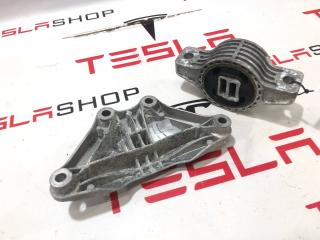 кронштейн двигателя Rivian R1T 1 поколение 2022, PT00155838-D, PT00043514-F, PT00046119-F, PT00043513-F, PT00002844-J