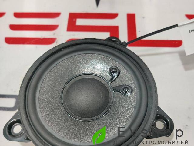 Динамик аудиосистемы (100мм) Rivian R1T 1 поколение 2022, PT00030472-F - фото №1