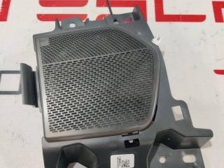Накладка динамика (сетка) Rivian R1T 1 поколение 2022, PT00030516