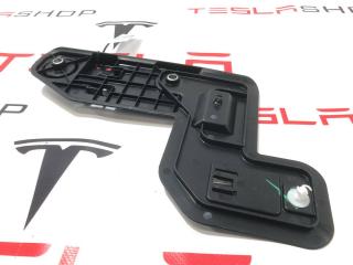 крепление проводки Rivian R1T 1 поколение 2022, PT00055491-B.1