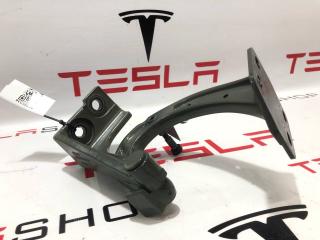 петля крышки багажника Rivian R1T 1 поколение 2022, PT00002434