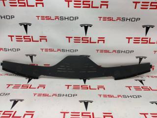 Панель крепления дефлекторов обдува лобового стекла (сетка) Rivian R1T 1 поколение 2022, PT00040387, PT00000746