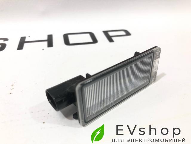 Фонарь подсветки салона Rivian R1T 1 поколение 2022, PT00062910 - фото №1
