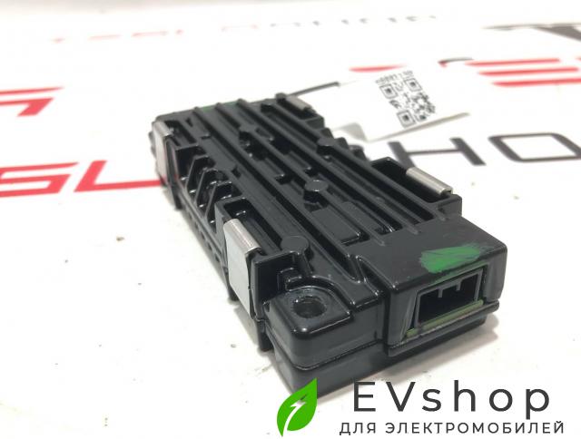усилитель антенны Rivian R1T 1 поколение 2022, PT00039309-B - фото №1
